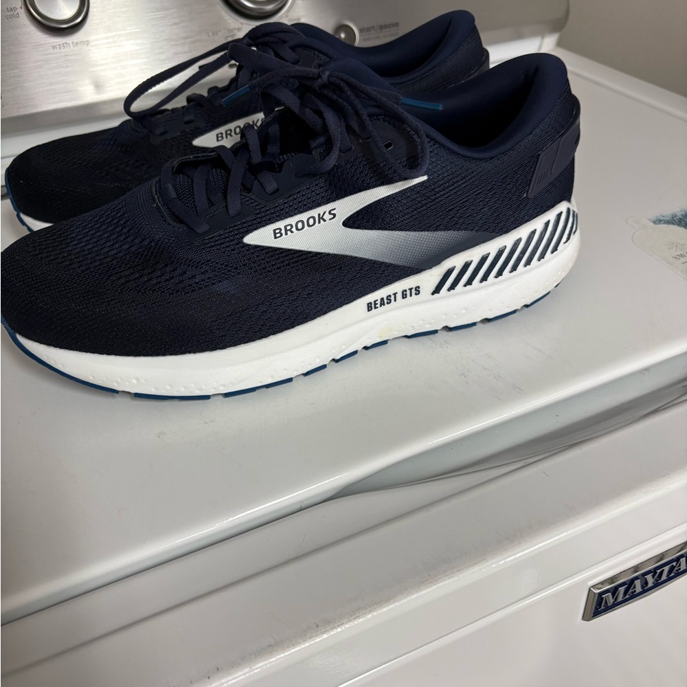 Brooks Beast GTS Navy and White Athletic Shoes